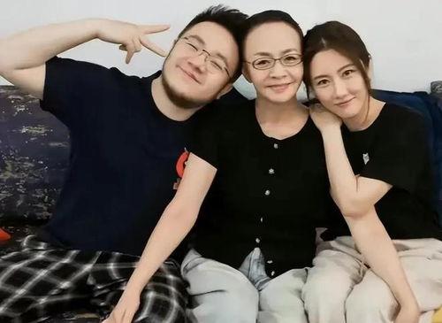 娱乐八卦吃瓜用的歌曲叫什么,揭秘娱乐八卦界的“瓜田”旋律